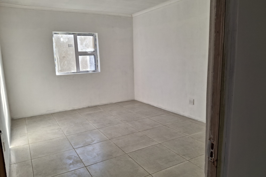 9 Bedroom Property for Sale in Lavender Hill Western Cape